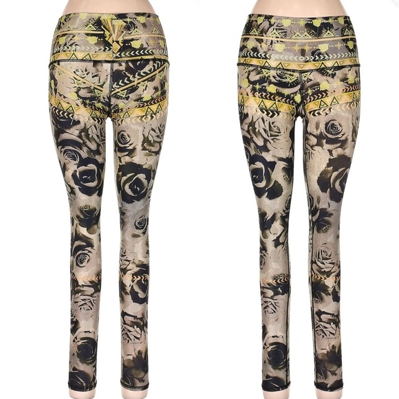 TEEKI Tribal Roses Low Rise Yoga Fitness Leggings Medium Athleisure Boho - Picture 1 of 9